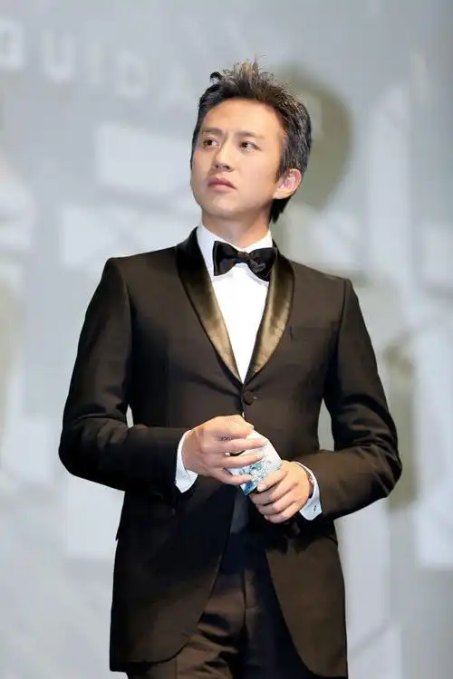 邓超化身超级绅士 期待"城市之光"温暖寒冬