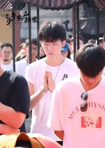 摩登兄弟刘宇宁要不你和黄景瑜组个丹东boys出道吧