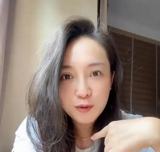 42岁美女主持朱赤丹:高龄备孕,老公希望生两个娃,父母急抱外孙