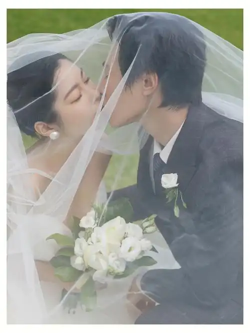 陈晓陈妍希同款头纱吻你可太会了婚纱照