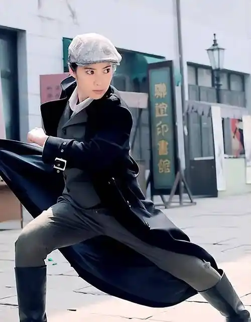 她当年红的发紫,曾被称为"女版于震",出道19年零绯闻,今如何_王珂