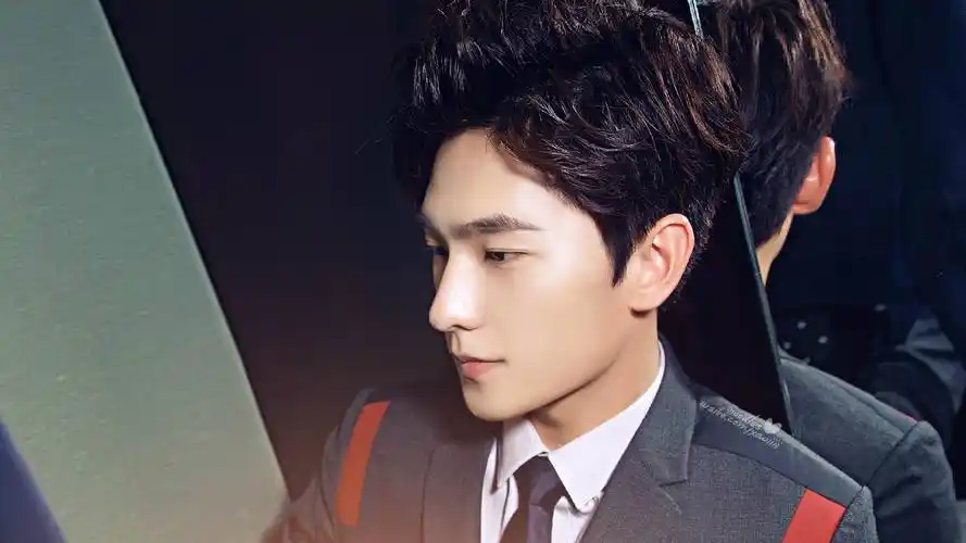 帅气杨洋写真壁纸_英俊帅气的杨洋