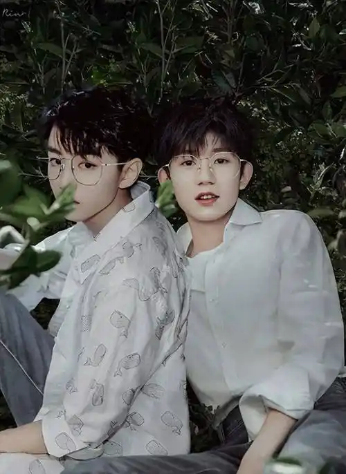 单飞7年的tfboys现状:王源王俊凯混综艺,易烊千玺斩获百亿票房