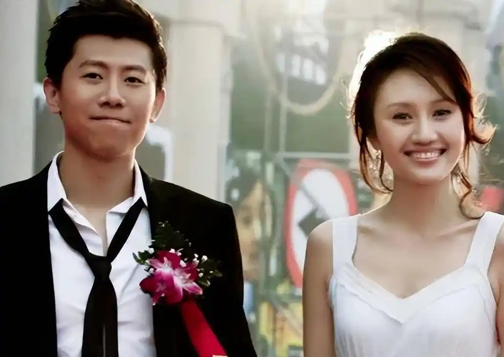 夏雨:与离异父母有隔阂,与高圆圆传绯闻,娶到袁泉三生有幸_父亲_姜文