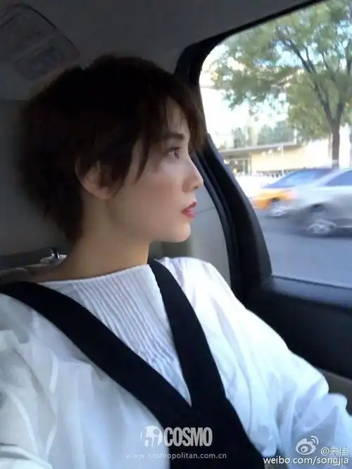 美人计 | 没想到宋佳的短发比她的街拍更抢戏