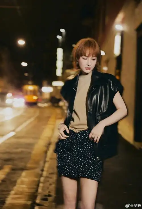 吴昕金色短发##吴昕晒米兰街拍