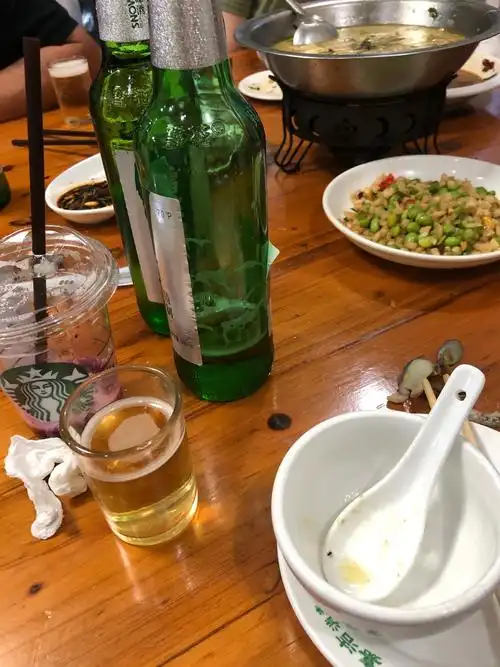 酒喝的开心等会一个疯子又要说我吹牛了我天天大鱼