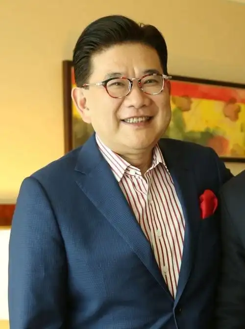 曹可凡(中国内地男主持人,同济大学客座教授)