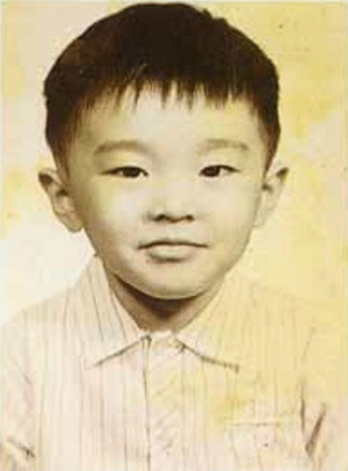 周星驰越来越苍老憔悴的面容就像一部催泪片让人动容