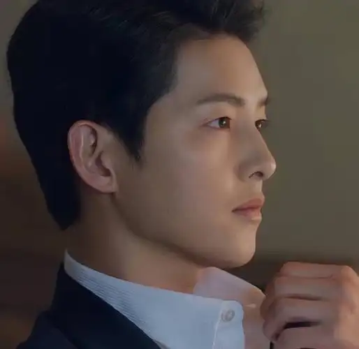 文森佐#宋仲基新剧开播啦,这次的宋仲基在《文森佐》化身为黑道律师