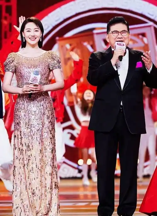 王冠继续稳站c位,"已出月子"的陈辰依旧缺席_卫视_曹可凡_龙耀