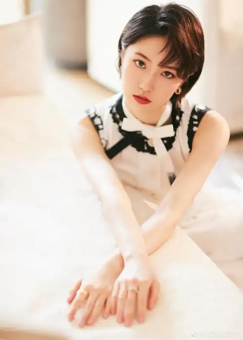 成果参演的第三部电视剧《破事精英》将在2022年初播出