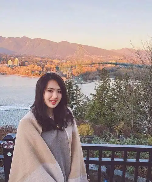 苏薇:任正非的第三任妻子,姿色过人,年龄竟比孟晚舟都要小!