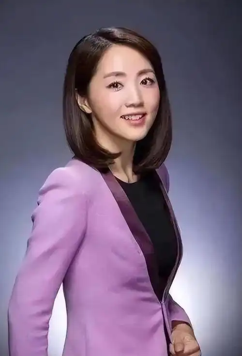 回顾杨丹工作27年为事业选择丁克15年40岁产女全家乐开怀