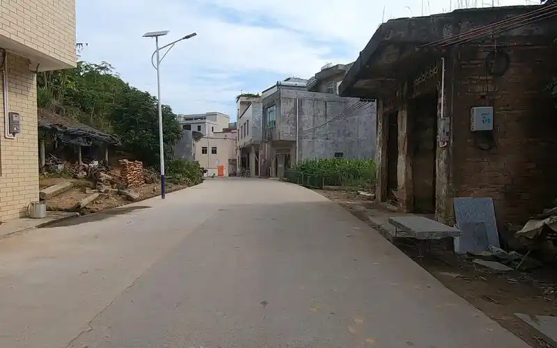 实拍信宜农村,年轻人都外出打工,现在村里是啥景象?