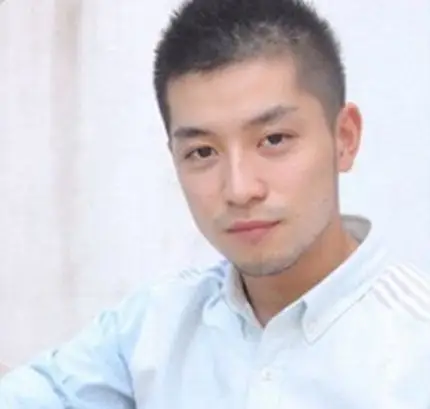 短发男生发型平头图片欣赏4款帅气发型任你挑选