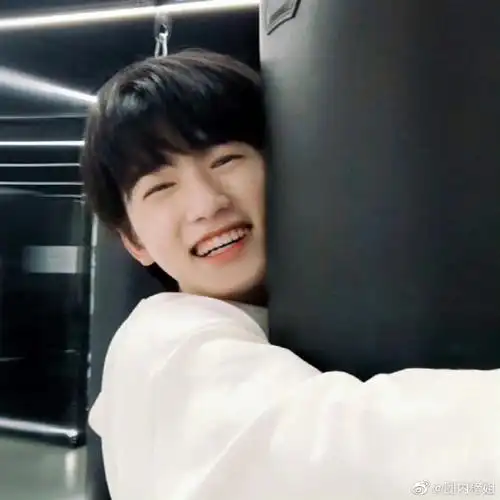 宋亚轩的笑从小到大都没变