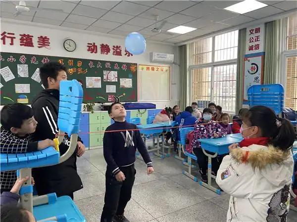 合肥市芙蓉小学:阴雨天,室内体育课玩出"新花样"