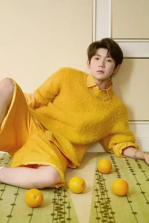 被王源甜到啦!橘色套装帅气值拉满～今天是橘子味哒