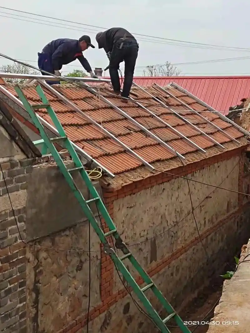 农村屋面翻修.饱经风霜的老屋,承载了太多儿时的记忆.老房已老 - 抖音