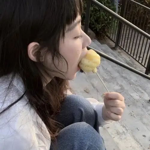 求一些在吃东西的头像