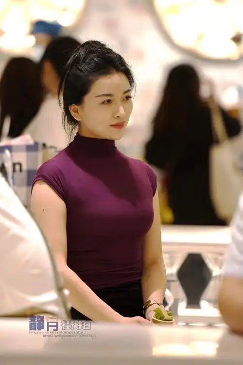 优雅与美丽#时尚街拍##女神##这妹子真漂亮