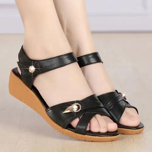 包邮2022夏季新款软底防滑女凉鞋坡跟平底妈妈鞋百搭中老年女鞋子