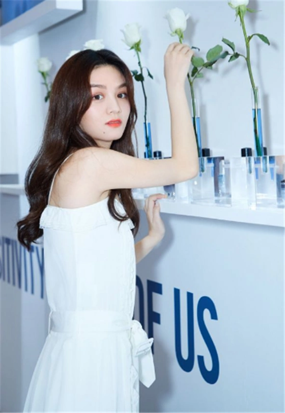 春夏:国内很多人不知道她是谁,但小小年纪就已经是影后了!