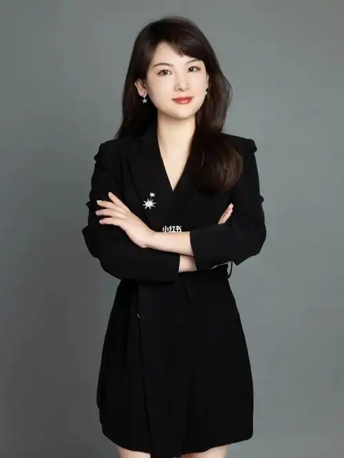 新年第一张天真蓝职业形象照