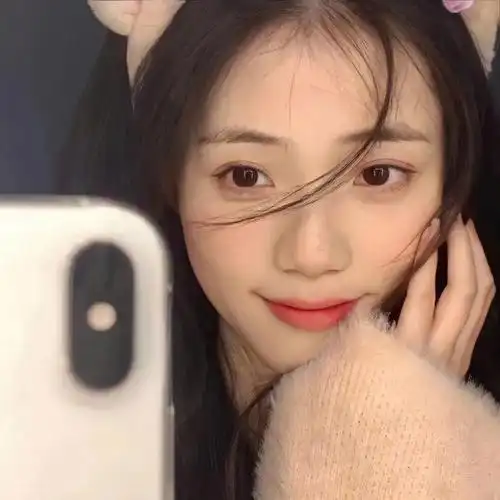 头像对镜自拍美女长发