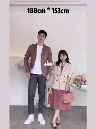 153x188身高差穿搭|无视偏见 做时髦情侣_穿搭_情侣穿搭_时尚_穿搭