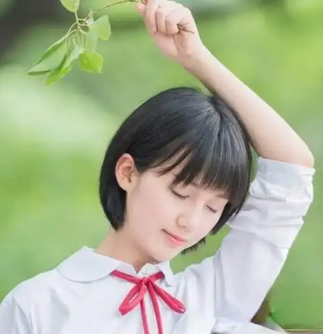 陈小希发型 初恋系短发清纯可人