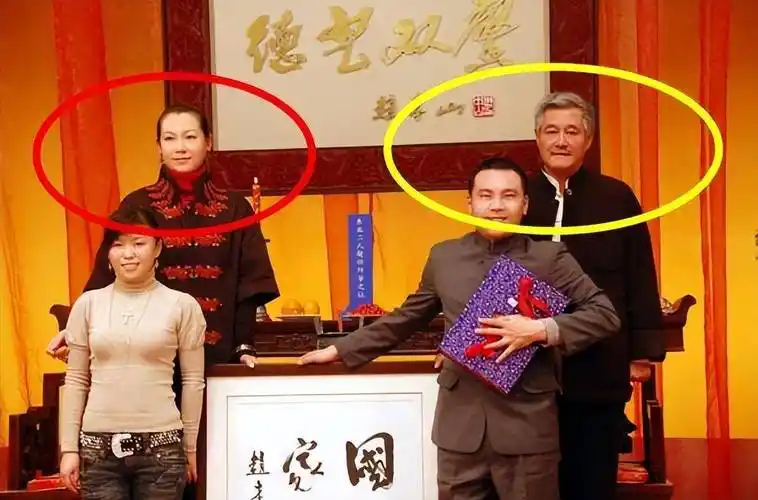 姐姐是宋小宝前妻,小舅子"照猫画虎",成名后也抛弃糟糠之妻