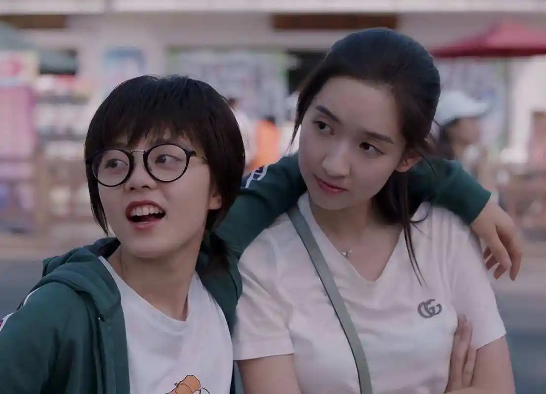 《少年派》邓小琪是私生女事情曝光以后,林妙妙冰释前嫌