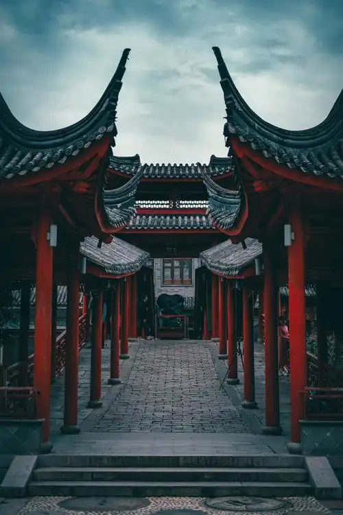 阴天拍摄古建筑