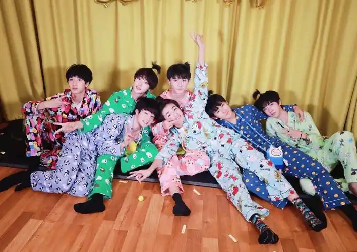 有没有姐妹可以提供时代少年团tnt含有7人的超高清电脑壁纸啊