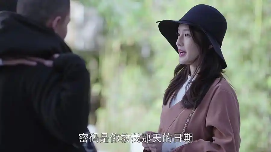 《卧底归来》糖果扮演者李沁的剧照,给人的感觉楚楚动人!