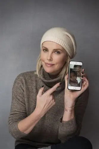 查理兹塞隆elle采访