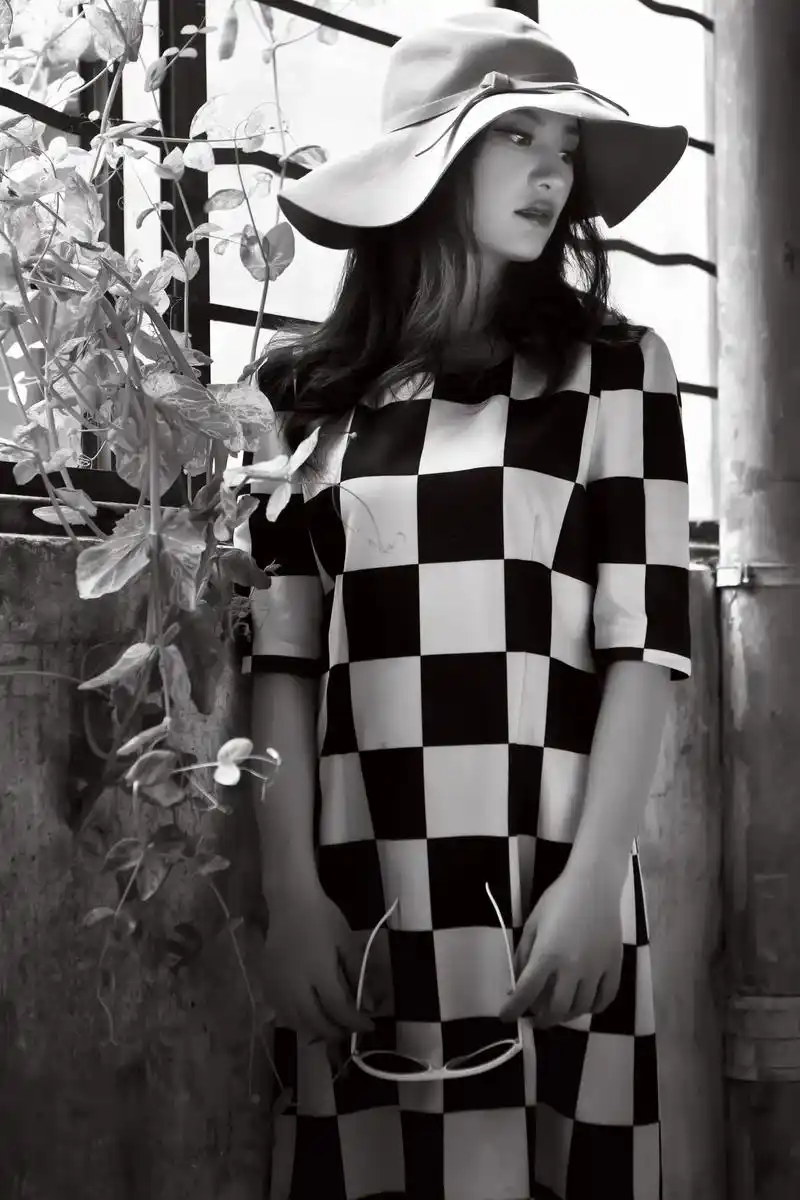 很会表现自己的一个女孩写真拍出生活中不一样的自己