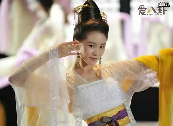 班上的舞蹈老师则认为刘诗诗当专业舞者还差了一点火候,不过刘诗诗那