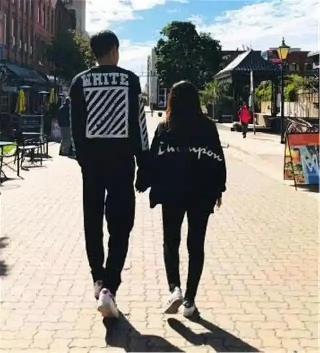 金龟子女儿19岁变小美女爆与男友身高差35厘米最萌身高差