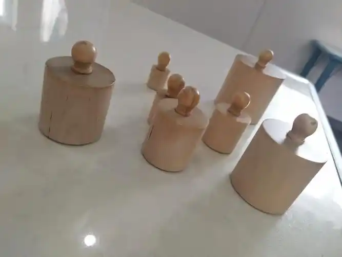 红黄蓝悠悠班――有趣的插座圆柱体