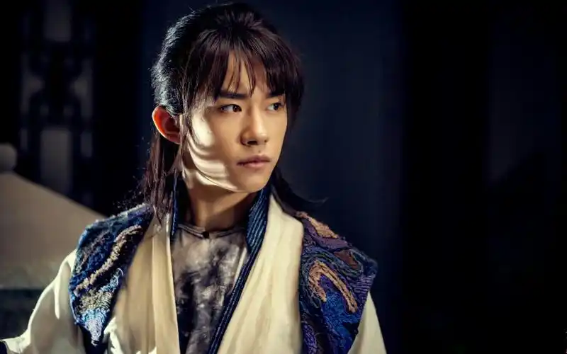 【易烊千玺】‖「180820 《艳势番之新青年》阿易特辑」