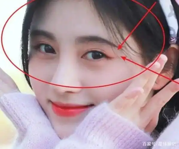 鞠婧祎终于换掉半永久妆容,露出专属"伪素颜"后,心动的怦怦跳