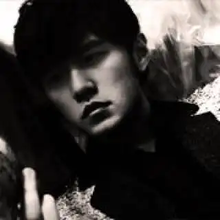 周杰伦侧脸头像