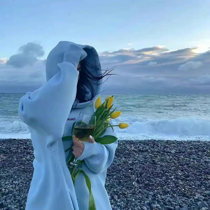 看不到脸的头像