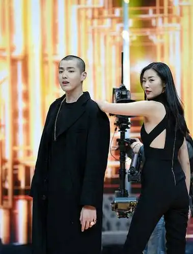 天天向上吴亦凡刘雯走秀