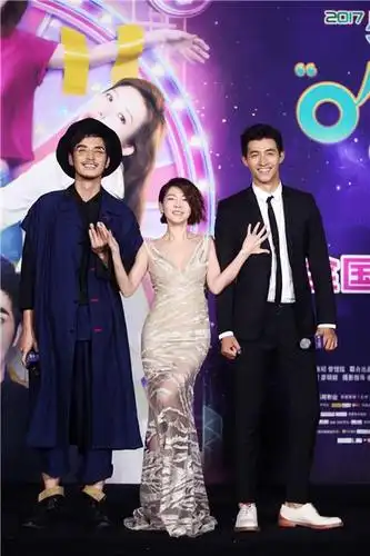 金世佳亮相《"吃吃"的爱》首映 被小s吃豆腐- 娱乐八卦_赢家娱乐