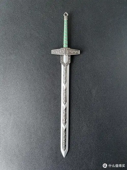 镇妖剑,怎么说呢,比上面的魔剑顺眼,但是吧也确实没什么设计感.