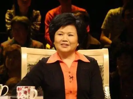 回顾邢质斌:央视工作34年,因搭档罗京病逝而自请离职,今怎样了